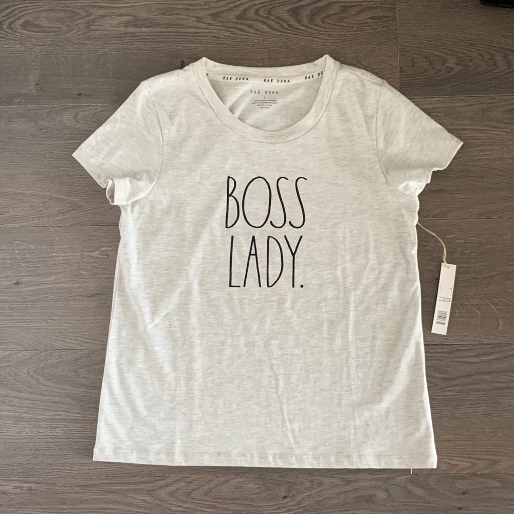NWT Rae Dunn Gray 'Boss Lady' Top - Picture 2 of 4